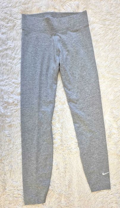 Спортивні лосіни леггінси Nike Sportswear Classics
