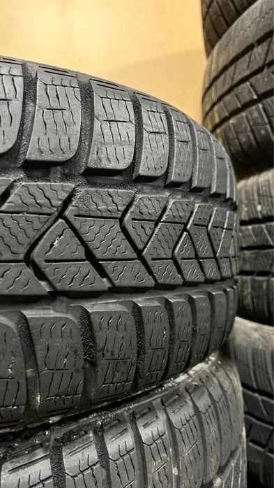 Комплект зимової гуми 215/55/17