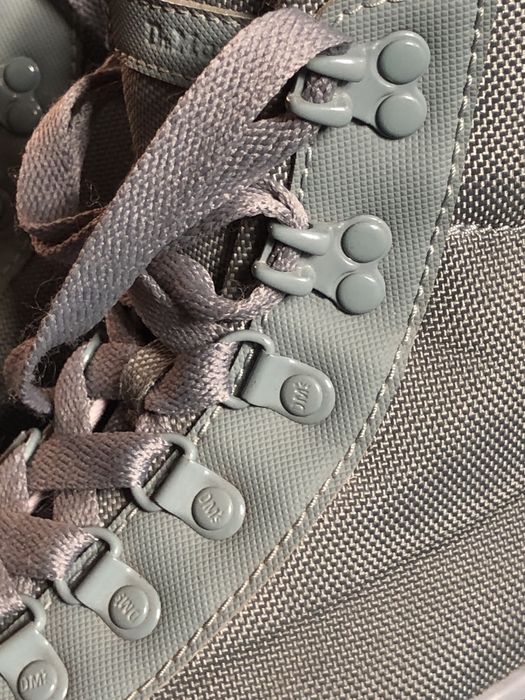 жіноче взуття DR. Martens