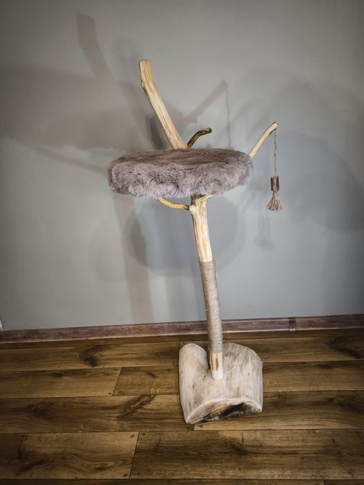 Ręcznie wykonany drapak dla kota