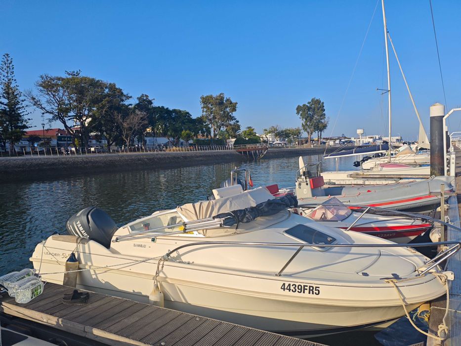 Barco JEANNEAU LEADER 545 - amarração na Marina em Olhão Pontão Nascente
