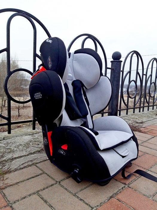 Автокрісло Recaro Young Sport Hero (Рекаро) Група 2-3 (9-36 кг)