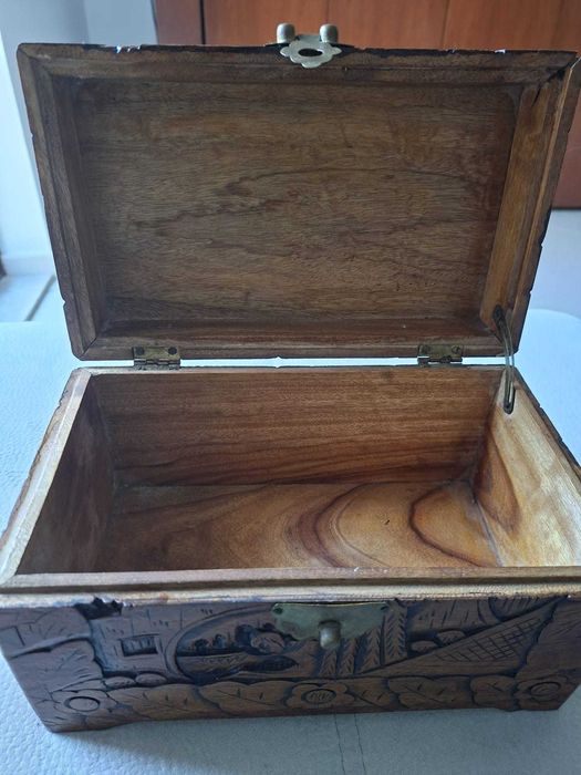 Lindíssima Caixa Madeira de Cânfora