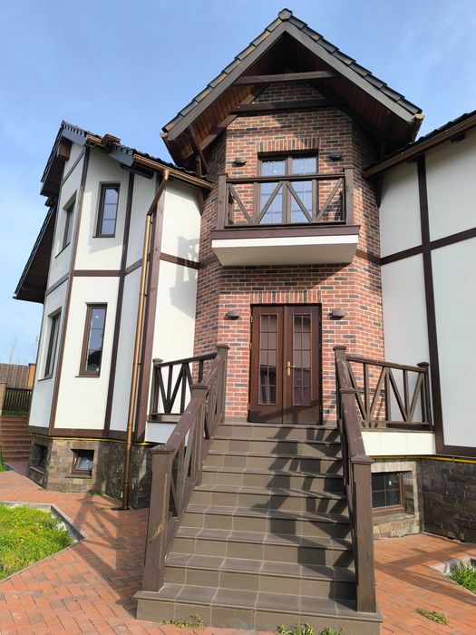 Продаж 255,8 м.кв. частина будинок-спарка, в селі Виннички, 15 км від