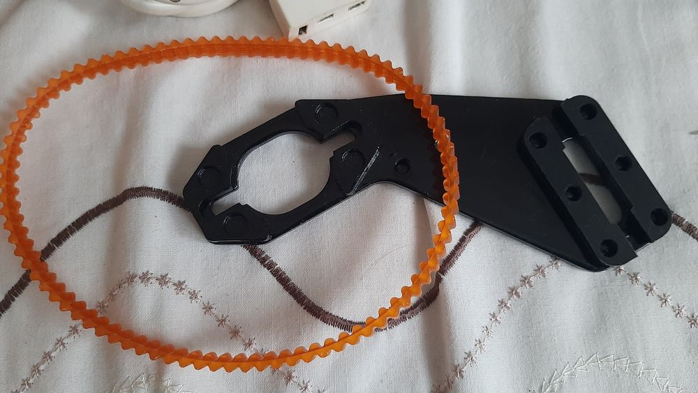 Новый польский электропривод ТУР 2 для швейной машинки .