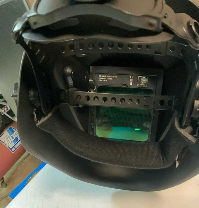 Сварочная маска с автоматическим затемнением и большим обзором