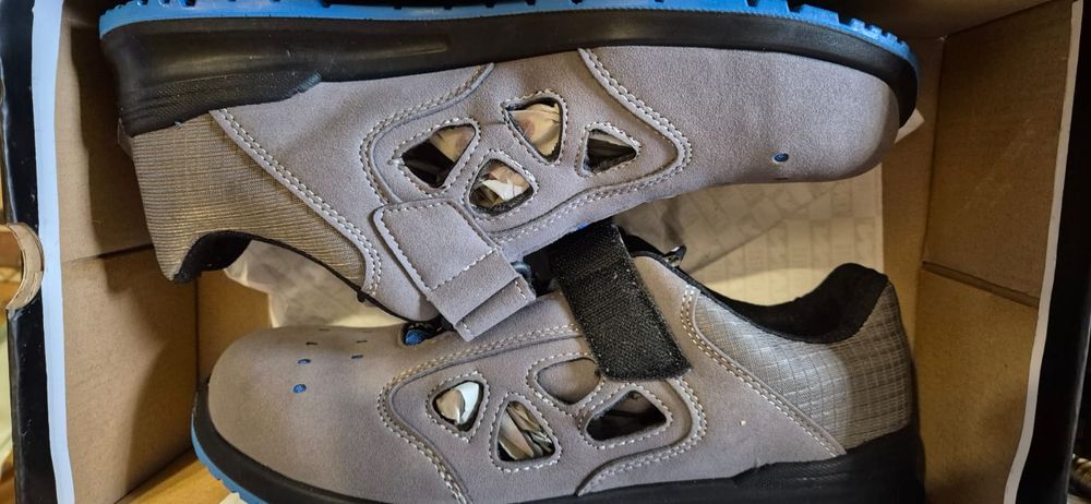 Sandaly robocze r 44 -nowe