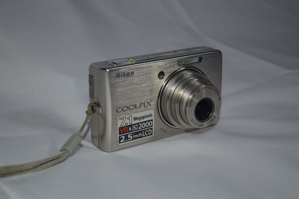 Nikon Coolpix S500 7.1MP 3x Zoom Full HD стильний металевий корпус/ 3x оптичний зум
