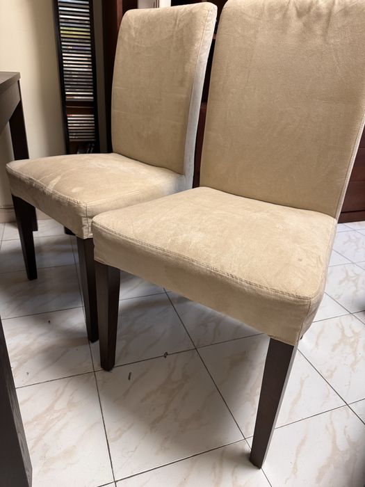 Mesa extensivel com 4 cadeiras