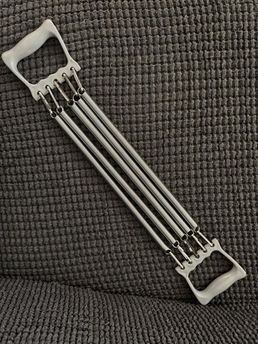 Extensor peitoral de 5 molas