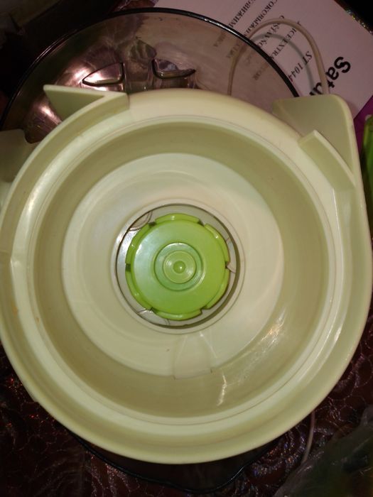 Продам электросоковыжималку Saturn