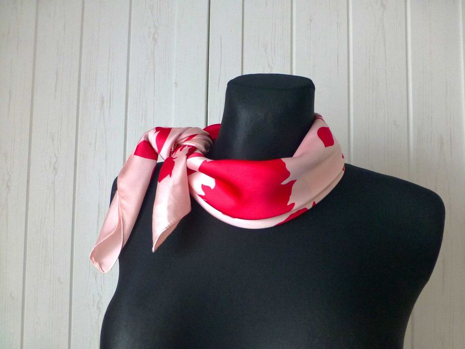 Elegancka apaszka satynowa chustka