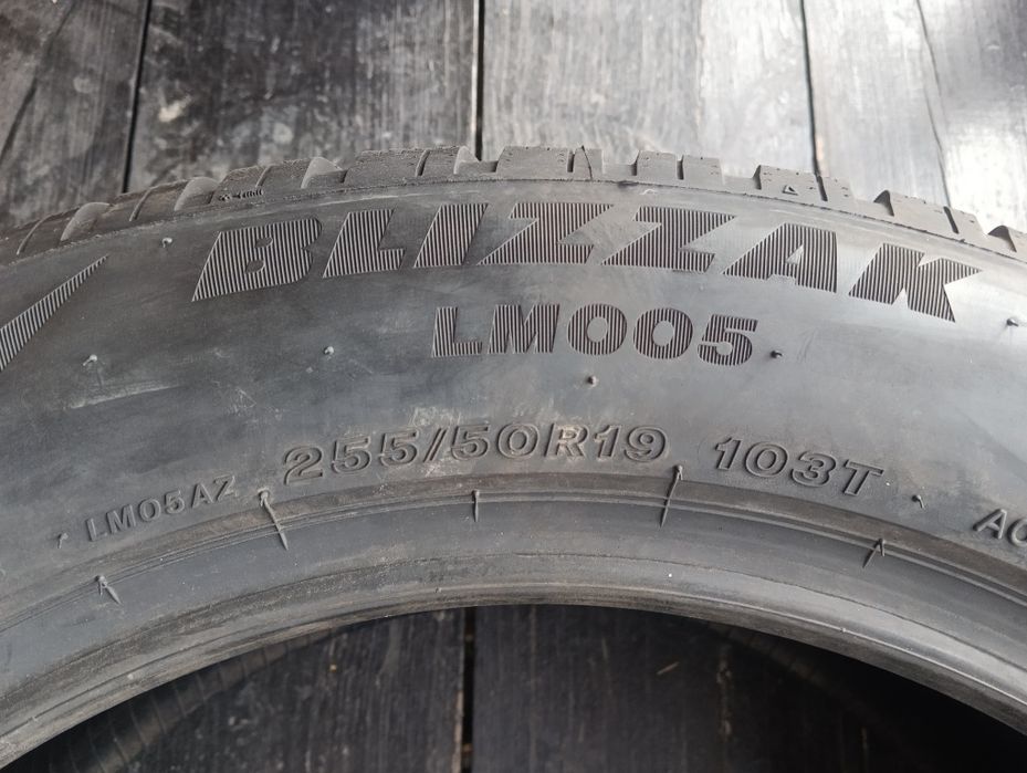 255/50 R19 103T  Bridgestone Blizzak LM005