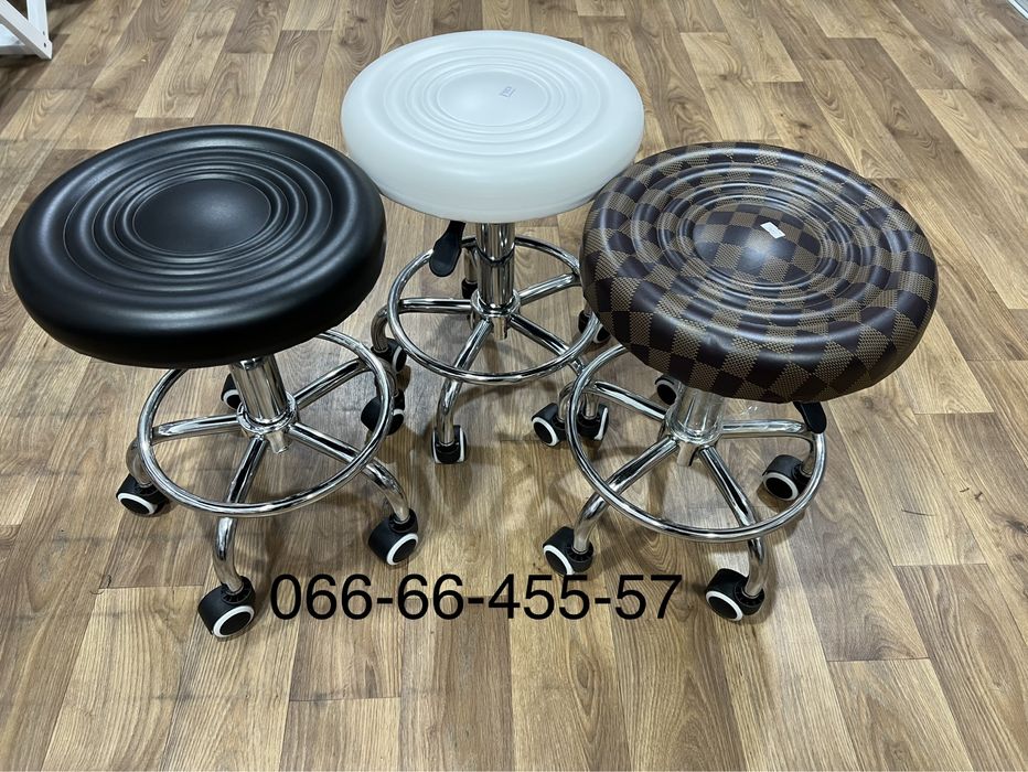 Стул мастера маникюра ,педикюра ,косметолога,парикмахера