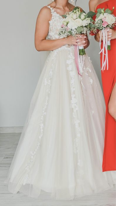 Suknia ślubna kwiaty