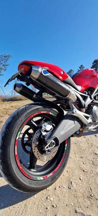 Ducati Monster 696