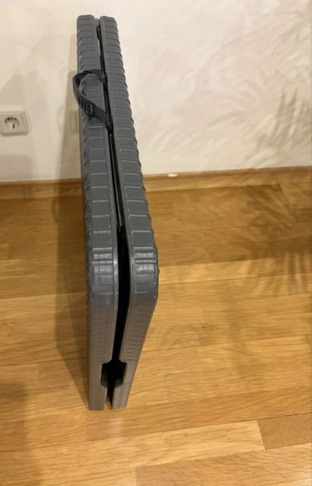 Mesa multiuso e dobrável para ambiente externo ou interno