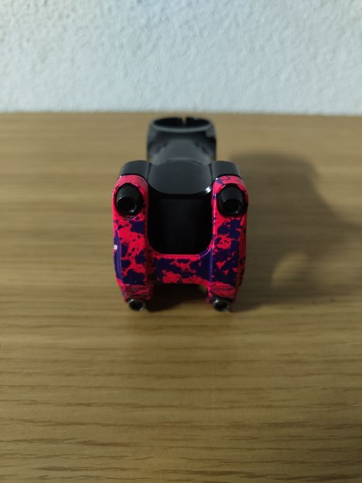 Avanço CNC em alumínio