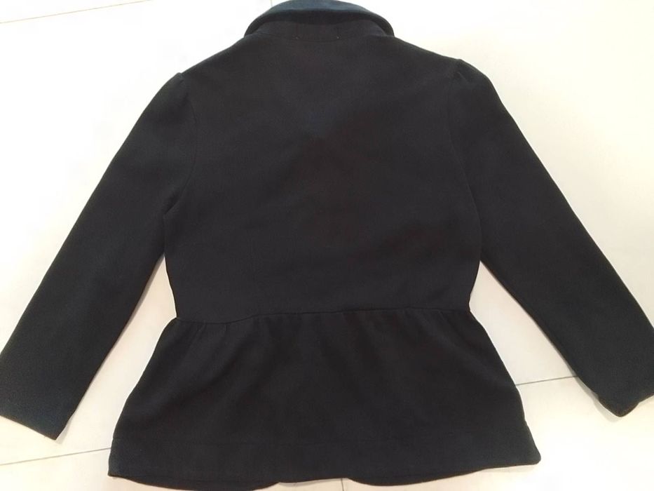 Żakiecik czarny typu baskinka