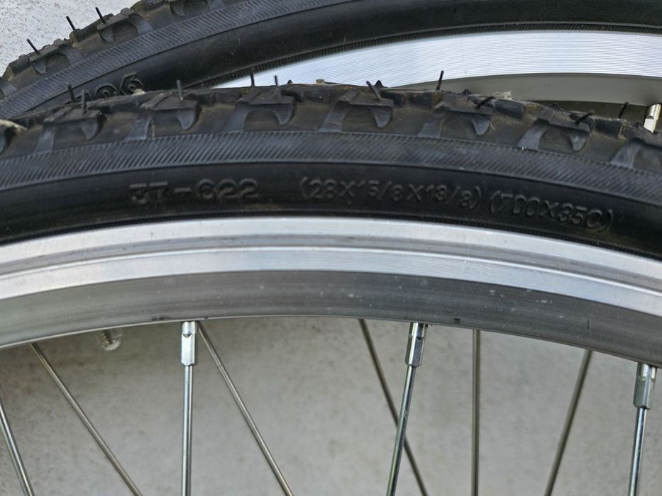Opony rowerowe "zimówki" na felgach 28