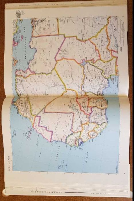 Atlas Mundial em Inglês - livro novo de grandes dimensões na caixa original