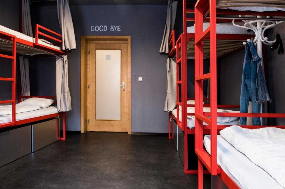 1500 грн. месяц Сдам подселение в комнату в Киеве Метро Золотые Ворота