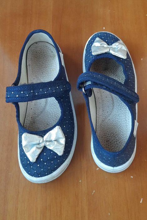 Кросівки, сандалі на дівчинку