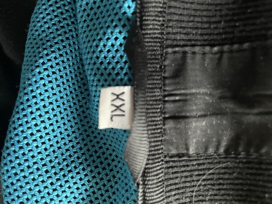 Bluza czarna na zamek XXL