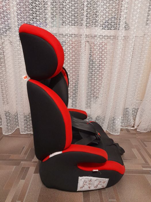 Дитяче автокрісло. Детское автокресло