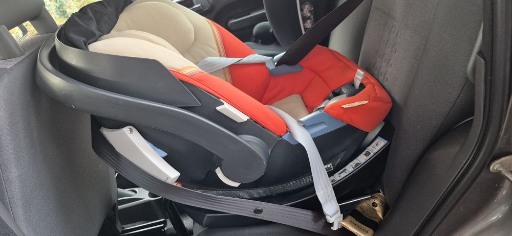 Fotelik Cybex Aton 5 z bazą