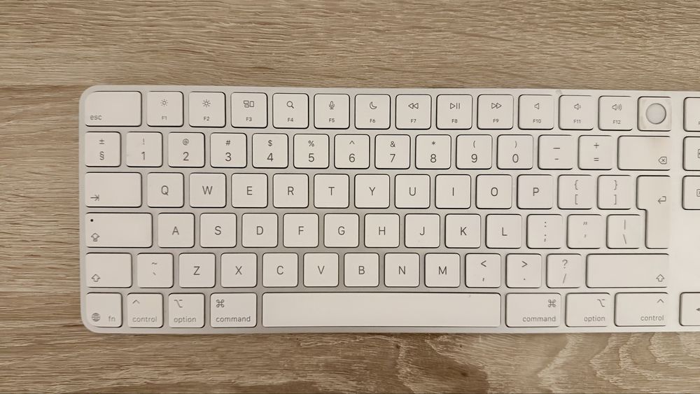 Apple Klawiatura Magic Keyboard z Touch ID i polem numerycznym dla modeli Maca z czipem Apple