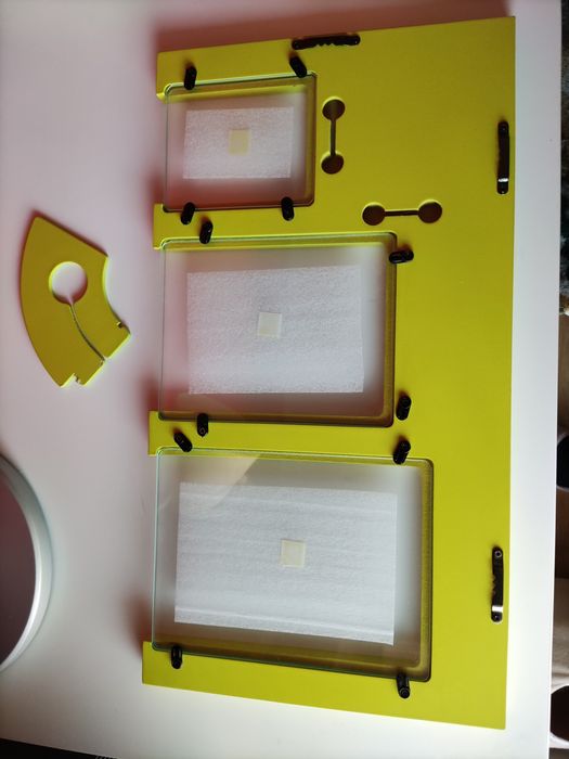Moldura para 3 fotografias, para pendurar ou pousar