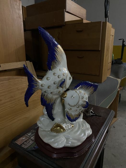 Escultura de Peixe decorativa feita em porcelana bidrada