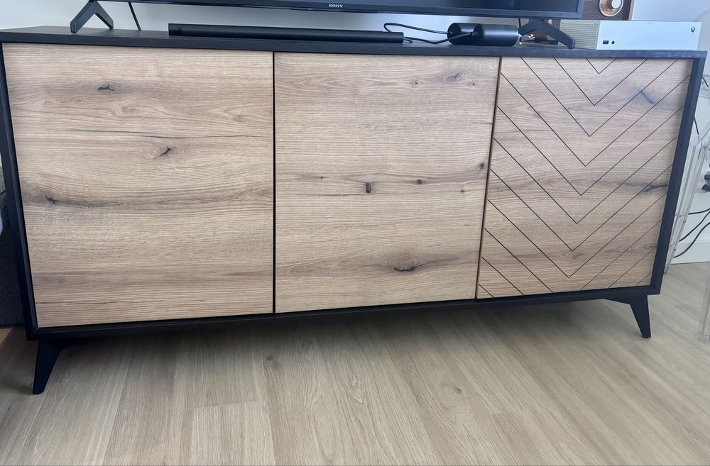 Komoda jodelka czarno drewniana