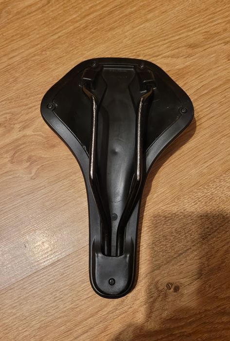 Siodelko z roweru giant roam 1