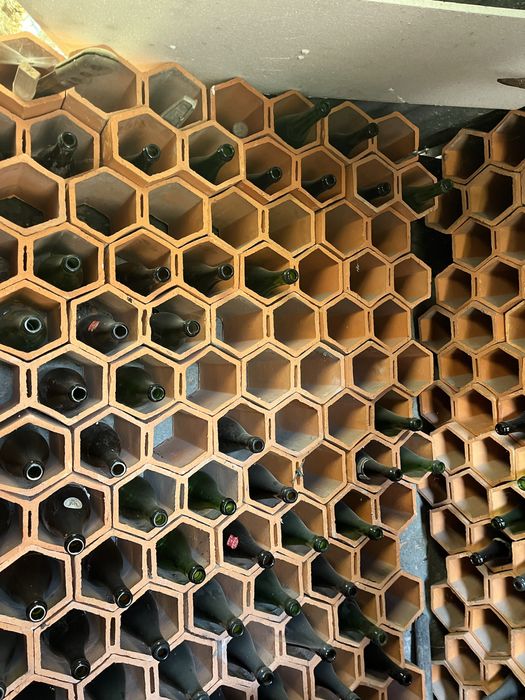 Vendo garrafeira para por garrafas de vinho