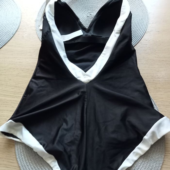 Kostium kąpielowy jednoczęściowy NOWY, Triumph Shape Sensation 40C