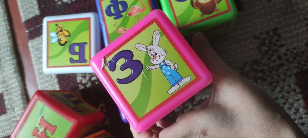 Розвивальні кубики з алфавітом
