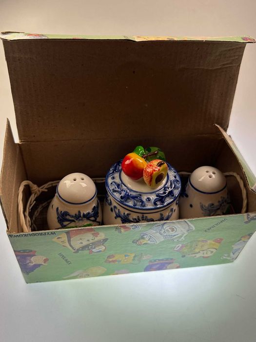 Pojemniczki ceramiczne na przyprawy dekoracyjne