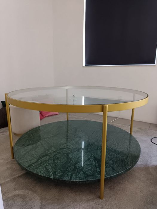 Mesa redonda com pedra natural