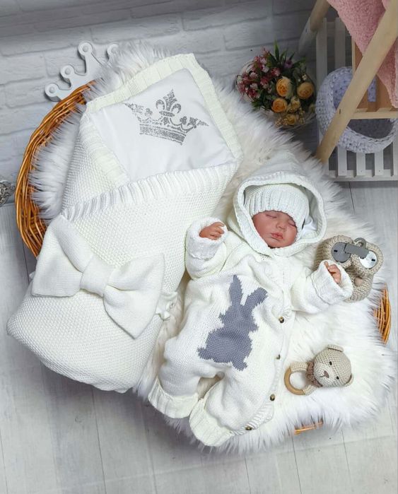 Конверт з комбінезоном та шапкою