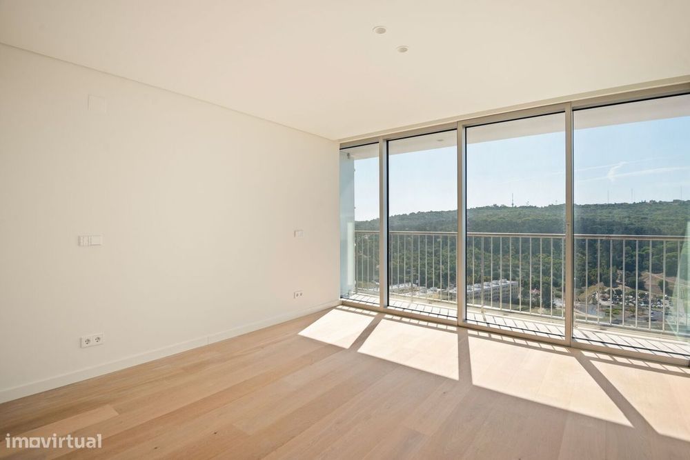 Apartamento T4 + 1 com piscina, Nova Campolide, Lisboa