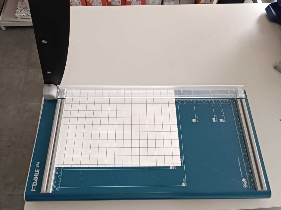 Guilhotina DAHLE  A3