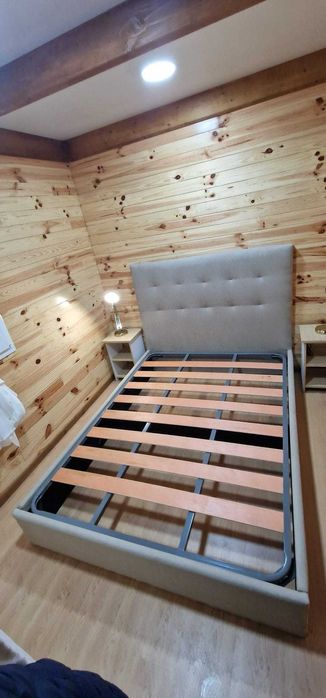 Camas De Casal Estofadas Top de Gama 190x140m Estrado Incluído 199€ !!