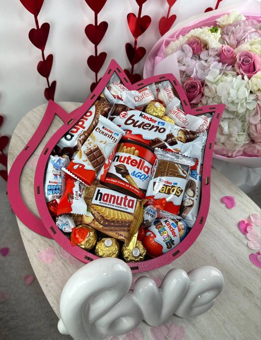 Солодкий подарунок дівчині | Бокс «Тюльпан» до 14 лютого