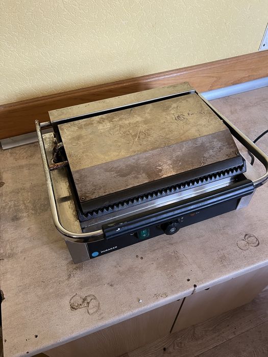 Прижимний гриль hurakan професійний