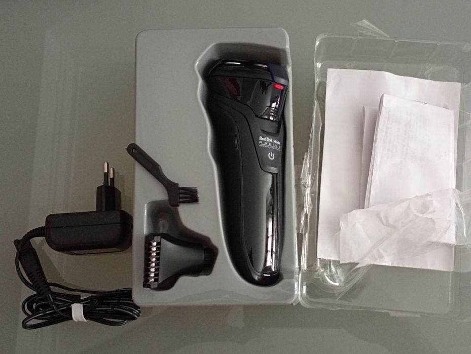 Maquina de barbear de rotação	REdBul Racing SMR 79	- Nova e completa. Com todas as peças e manual de instruções. Falta apenas a embalagem