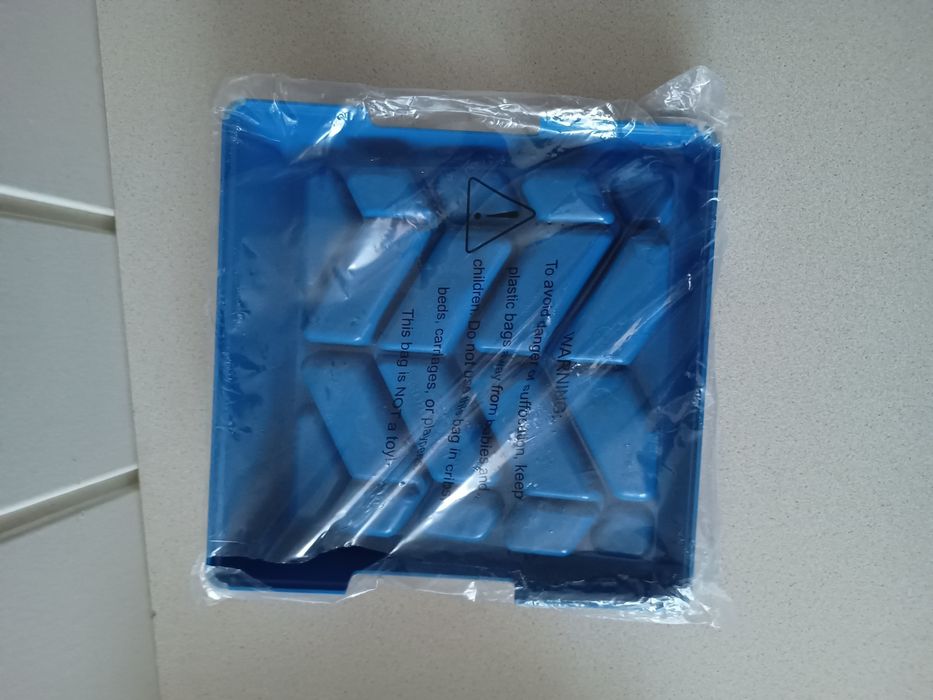 Miska spowalniająca jedzenie dla psa niebieska