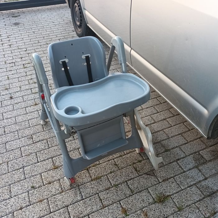 Krzesełko do karmienia dziecka