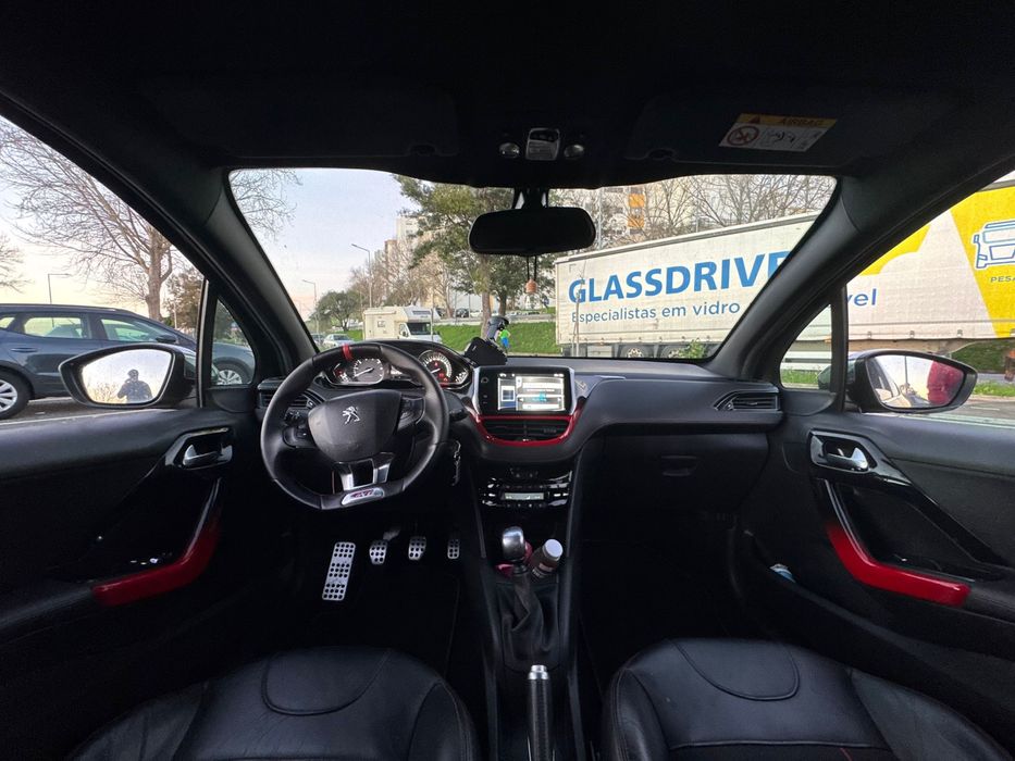 Peugeot 208 gti | 200 CV
